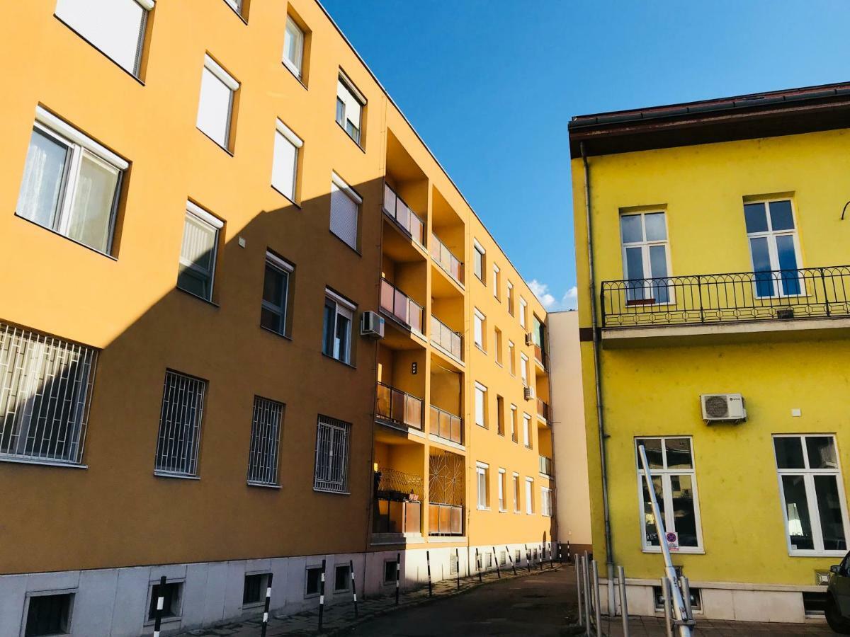 Ella Apartman Debrecen Exterior foto
